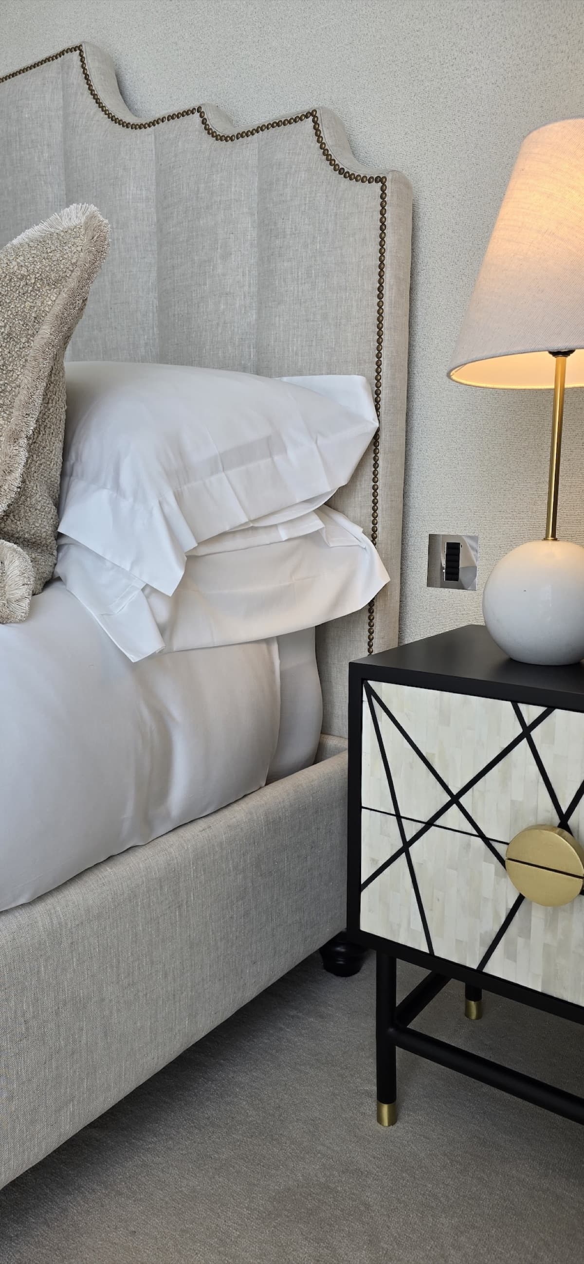 Winged Platform Bed - Chelsea Bed Gallery 2 Signature Furniture