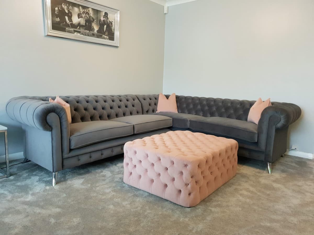 Club Chesterfield Sofa - Club Chesterfield Sofa 4 - Signature furniture