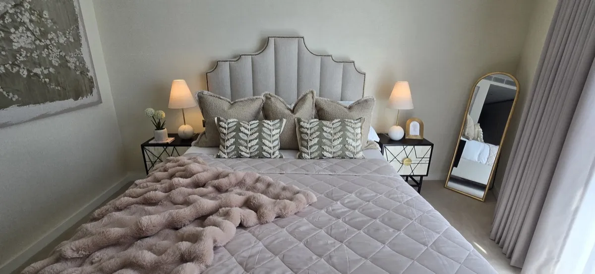 Winged Platform Bed - Chelsea Bed Gallery 3 Signature Furniture