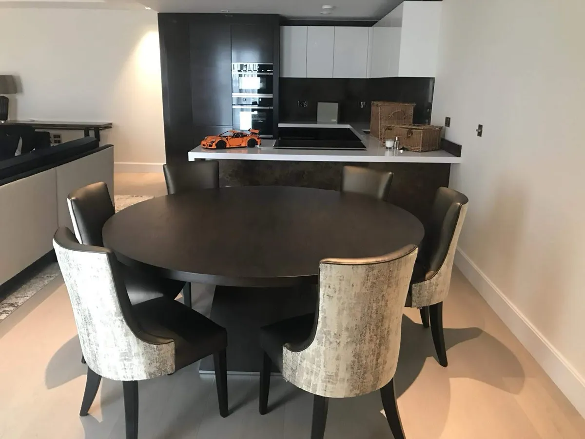 Square Cutout Chair - Como Ding Chair (Gallery)