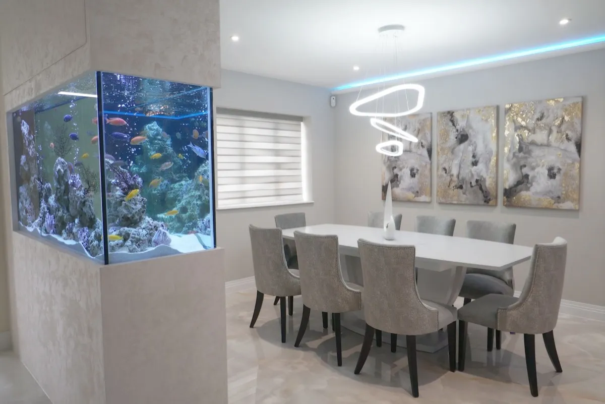 Square Cutout Chair - Dining room Como chairs - Signature Furniture